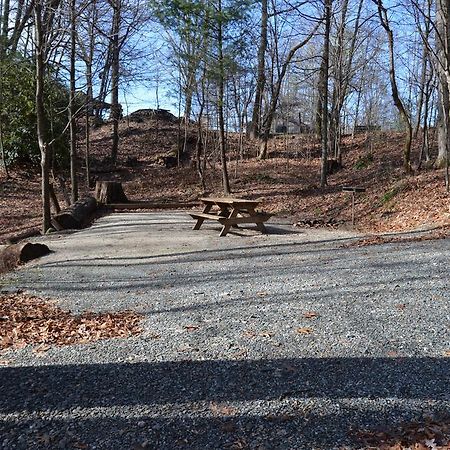 Linville Falls Campground, Rv Park, And Cabins ภายนอก รูปภาพ