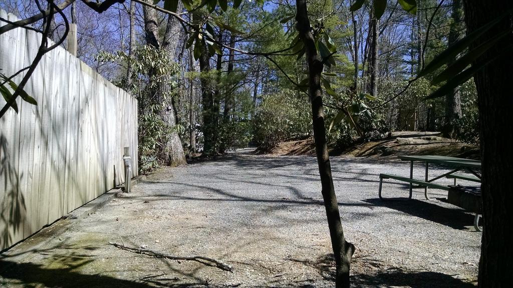 Linville Falls Campground, Rv Park, And Cabins ภายนอก รูปภาพ