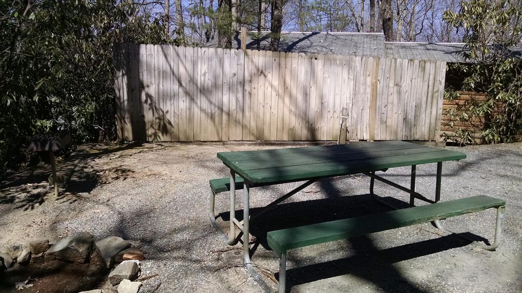 Linville Falls Campground, Rv Park, And Cabins ภายนอก รูปภาพ