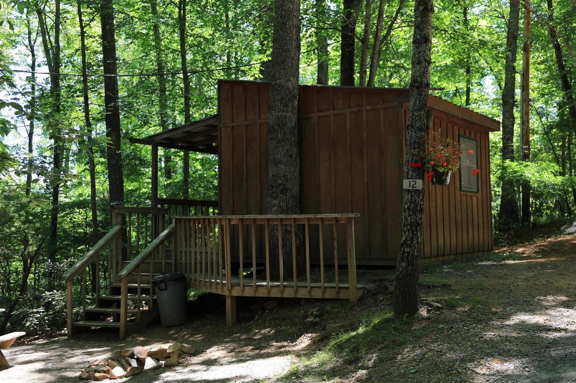 Linville Falls Campground, Rv Park, And Cabins ภายนอก รูปภาพ