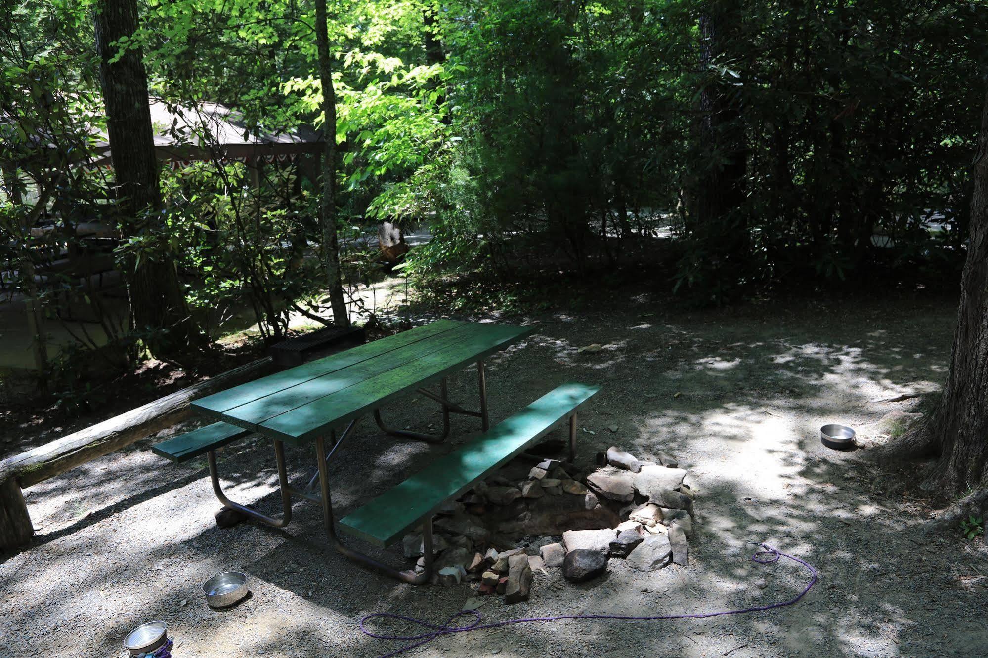 Linville Falls Campground, Rv Park, And Cabins ภายนอก รูปภาพ