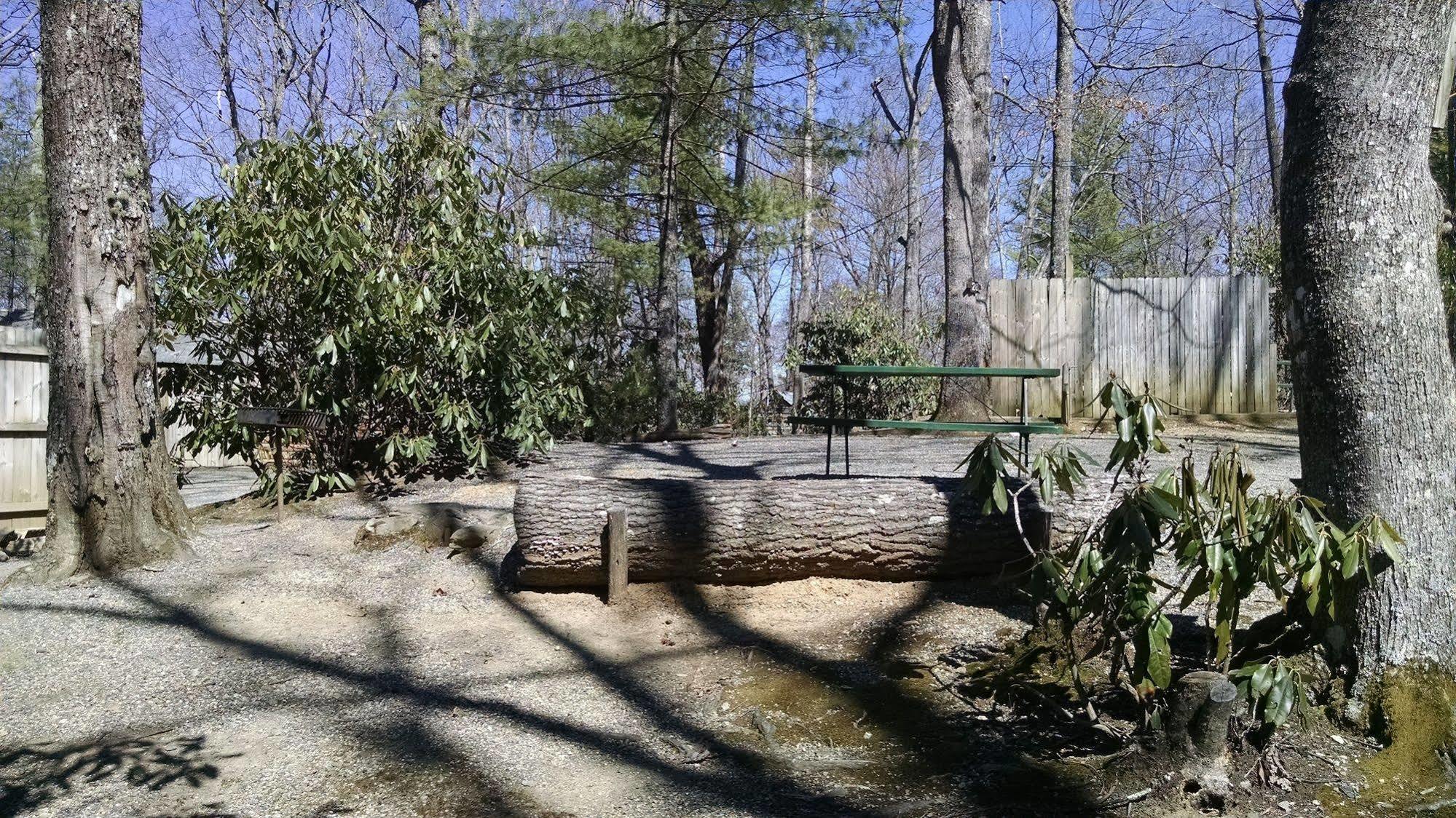 Linville Falls Campground, Rv Park, And Cabins ภายนอก รูปภาพ
