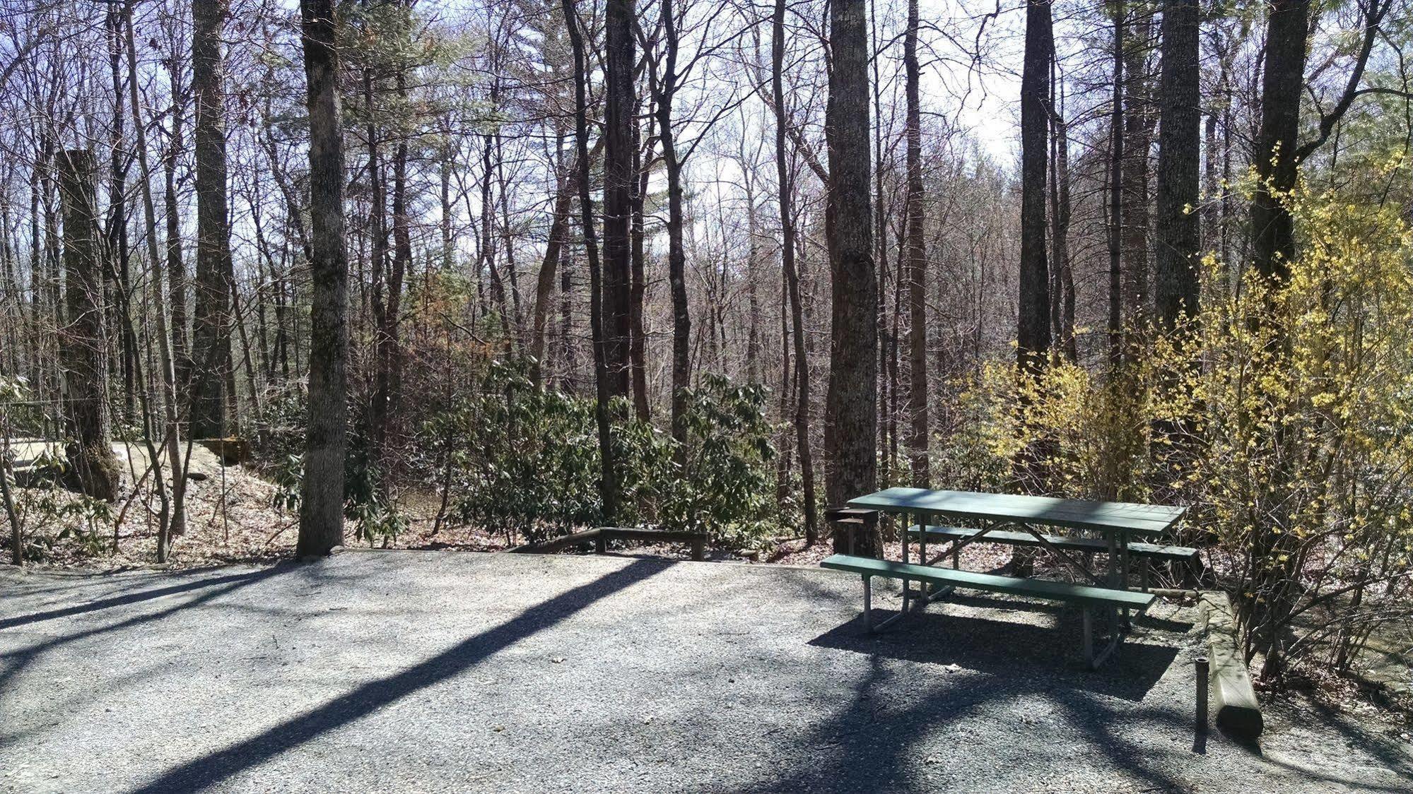 Linville Falls Campground, Rv Park, And Cabins ภายนอก รูปภาพ