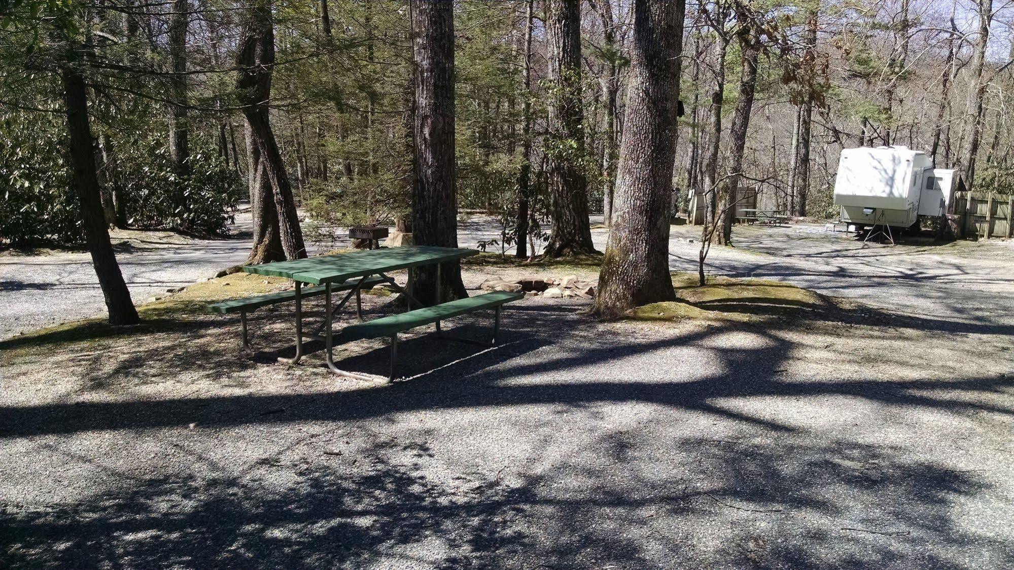 Linville Falls Campground, Rv Park, And Cabins ภายนอก รูปภาพ